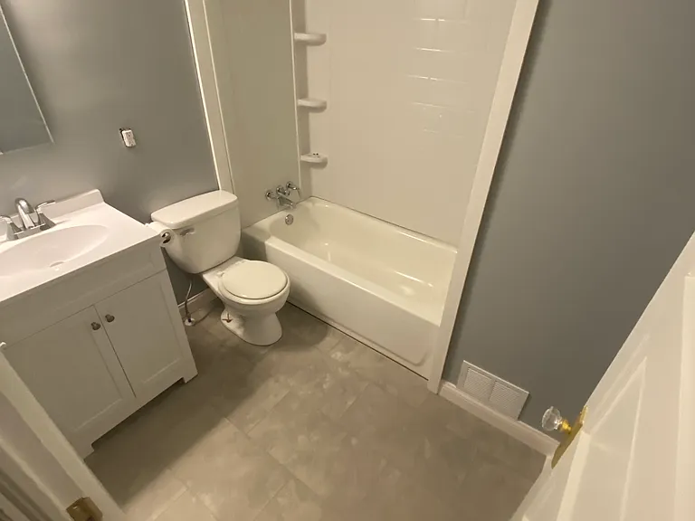 657 W 9th St #2 — Photo 10