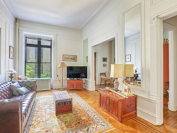 2nd image of 3 W 75th St APT 1