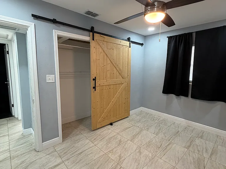 3428 Ithaca St N — Photo 47