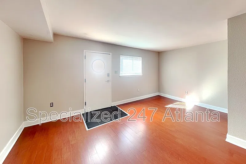 2 bed, 2.5 bath, 1160 sqft, $1,795 — Photo 4