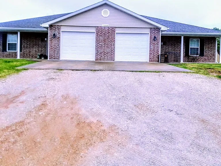 21048 Harbor Ln — Photo 3