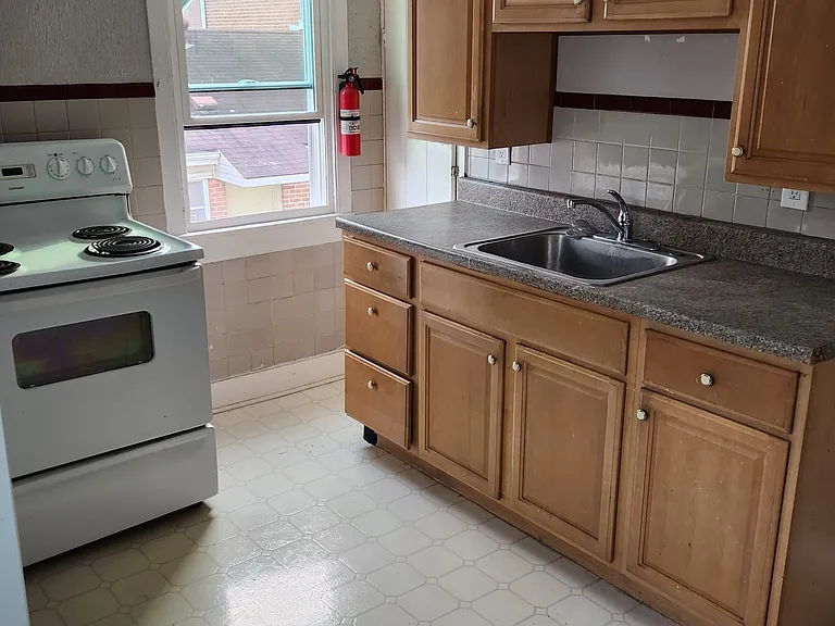 339 Keasbey St #B — Photo 3
