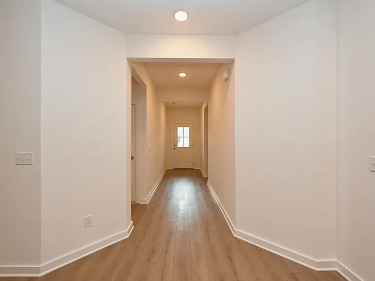 7187 Sutton Dr — Photo 15