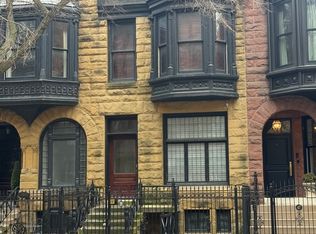 49 E Division St, Chicago, IL 60610