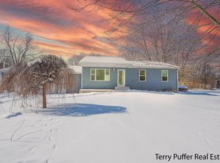 11916 Saddler Rd, Plainwell, MI 49080