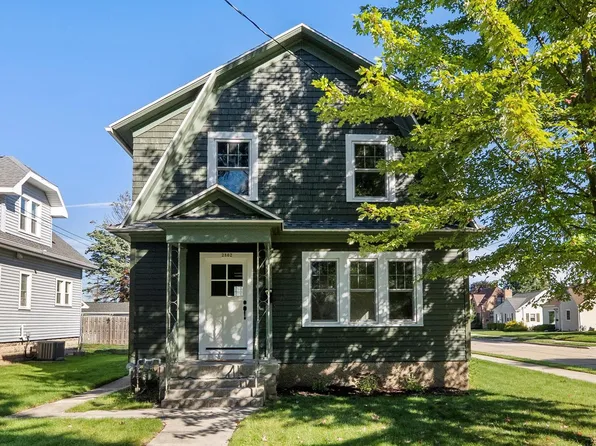 2802 Clark STREET, Manitowoc, WI 54220
