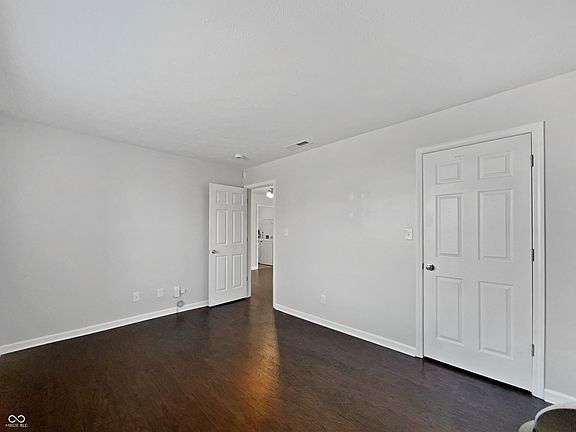 5th image of 851 Pine Lake Dr