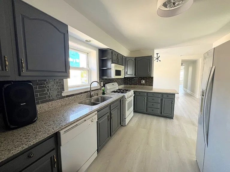 4343 W Diversey Ave #2 — Photo 3