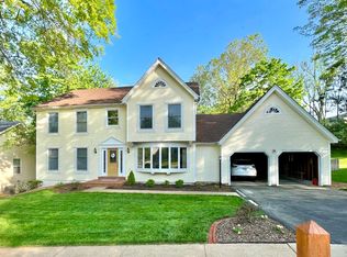 348 W Manor Dr, Chesterfield, MO