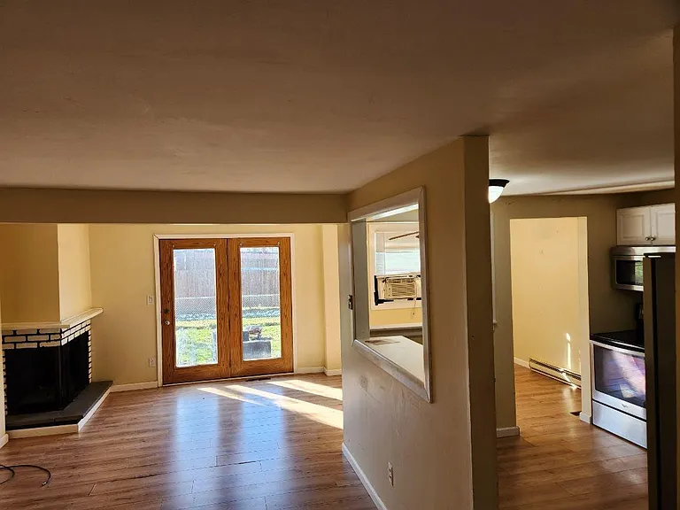 8115 Weblank Way — Photo 2