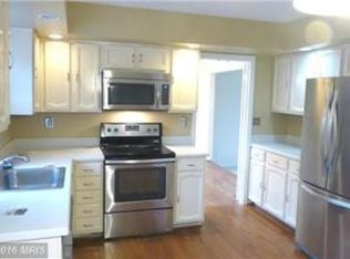 9801 Meadowcroft Ln, Montgomery Village, MD 20886