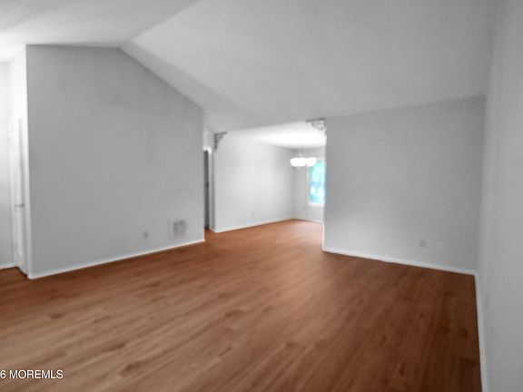 5th image of 8 Morning Glory Lane