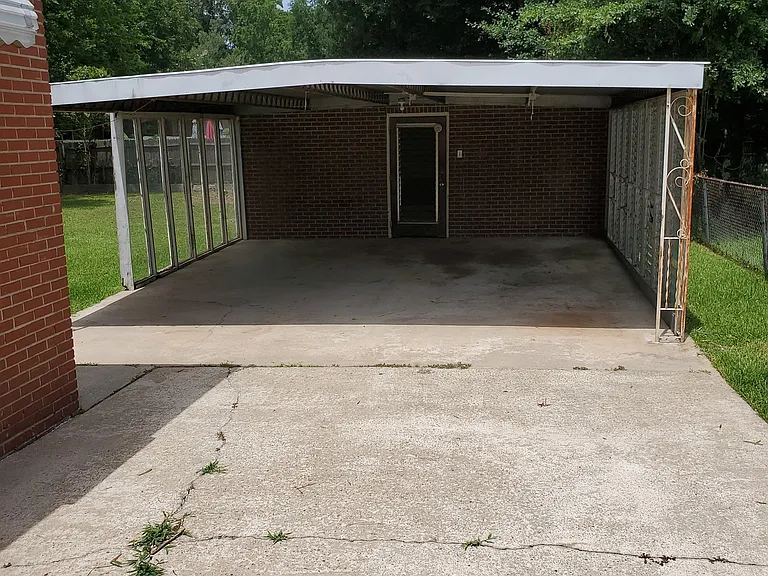 3945 Singer Dr — Photo 4
