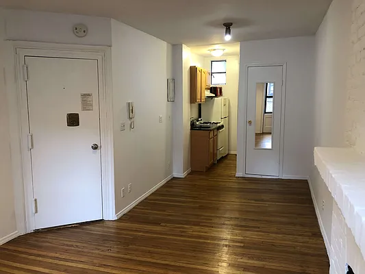 Rented by GreenVill Real Estate LLC | media 10