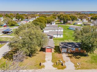 1852 Coral Rd, Azle, TX 76020