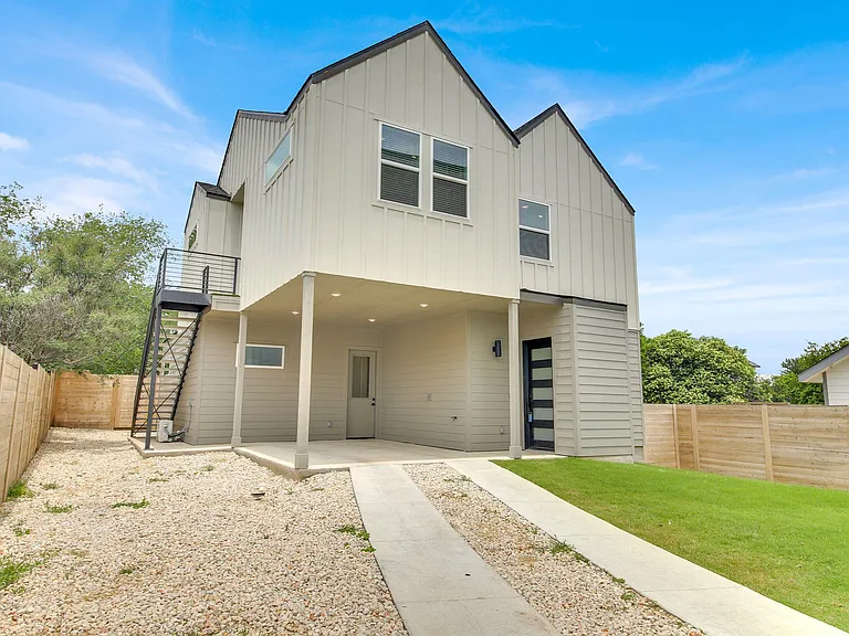 7208 Providence Ave #3B — Photo 1