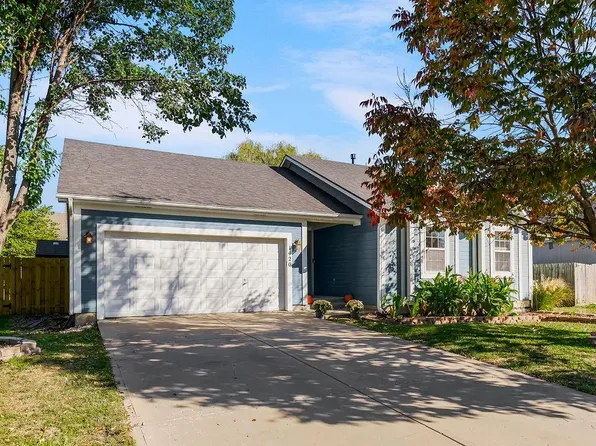 1420 S 6th St E, Louisburg, KS 66053