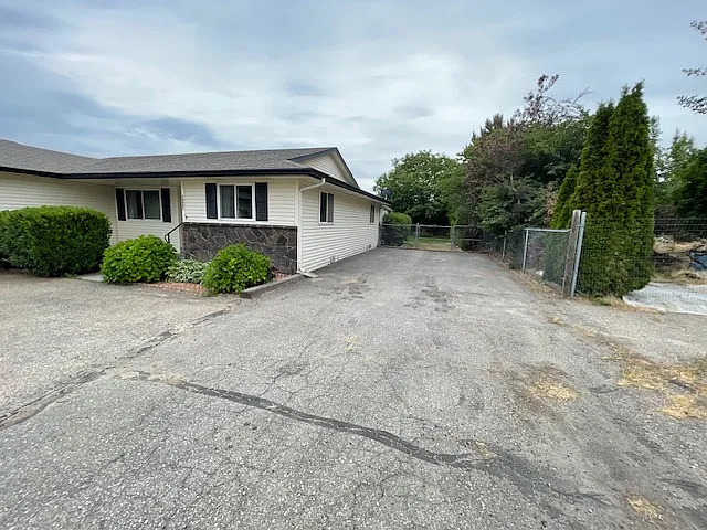 14901 Eagle Dr — Photo 2