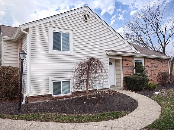 2nd image of 208 Sherwood Green Ct