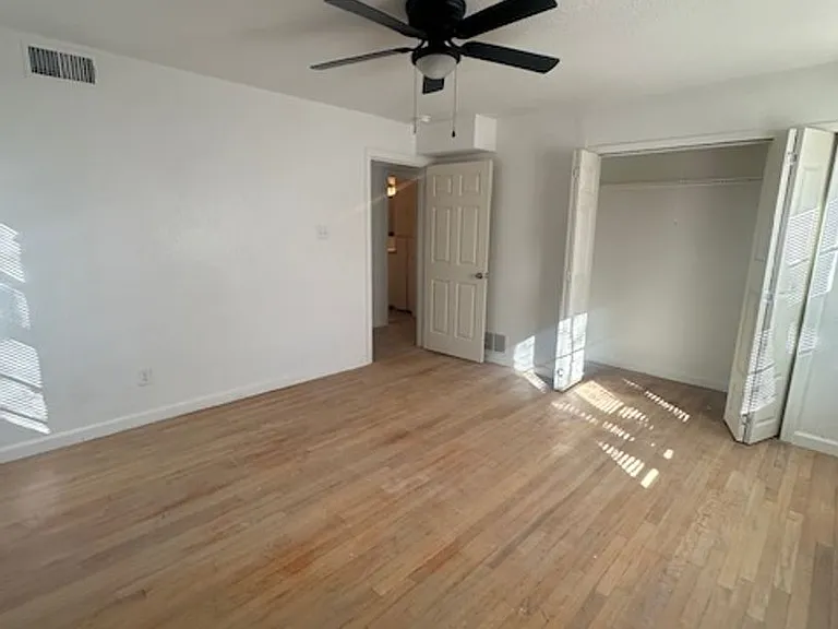 842 S La Salle Dr — Photo 21