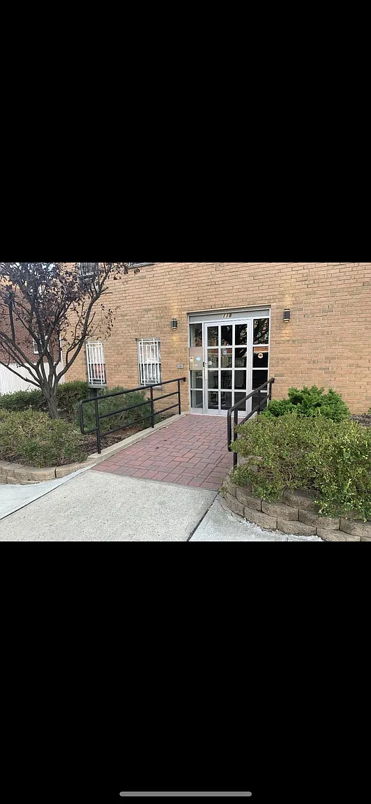 118 Park Hill Ave photo 1