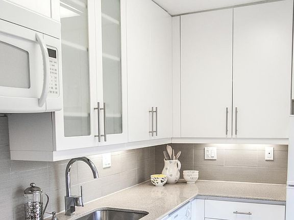 3rd image of 470 2nd Ave APT 3D
