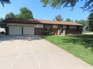 1084 K St, David City, NE 68632