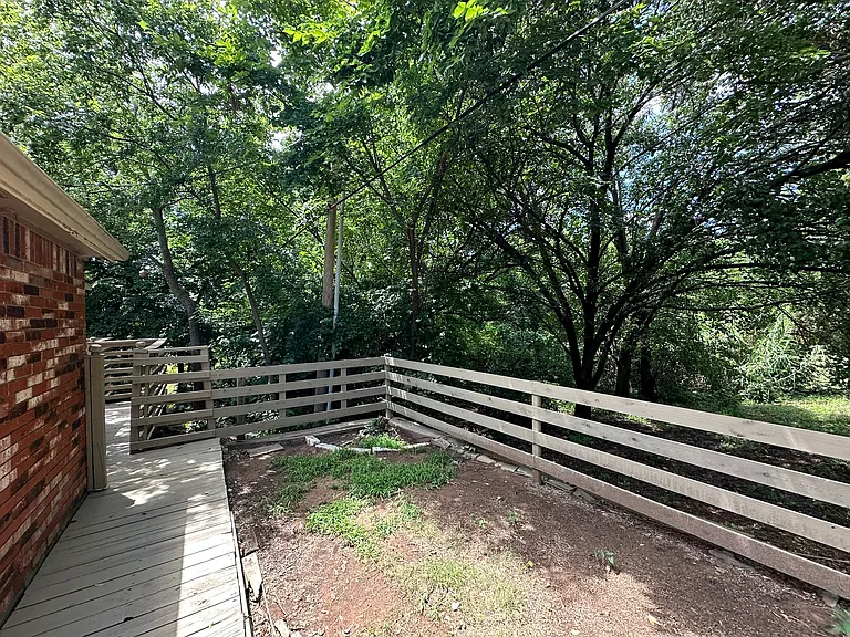 525 Ridgecrest Rd — Photo 17