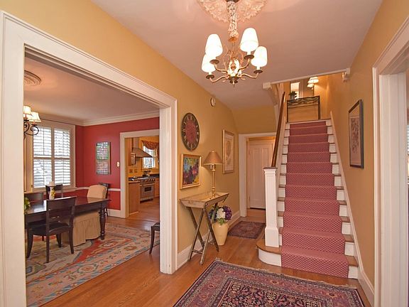 4th image of 3536 Paxton Ave