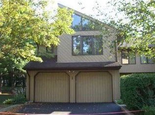 1 Windermere Brook Ln, Suffern, NY 10901