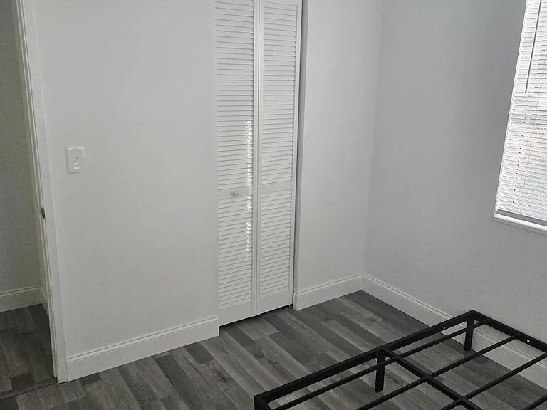 309 NW 6th Ave — Photo 14