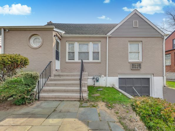 5 Hawthorne Ln