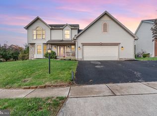 1501 Dalkeith Dr, Mechanicsburg, PA 17050