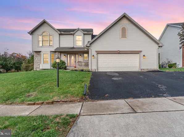 1501 Dalkeith Dr, Mechanicsburg, PA 17050