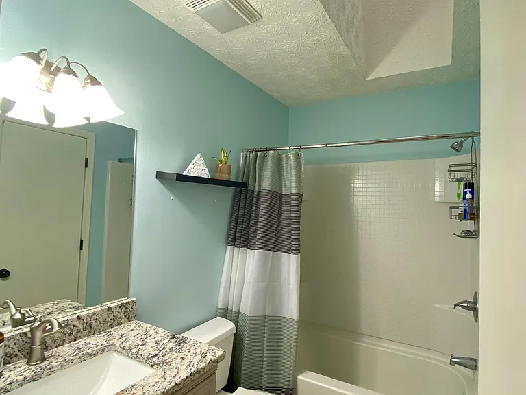 1095 Mountain Springs Dr NW — Photo 3