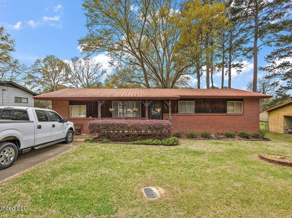 506 Plainview Cir, Richland, MS 39218