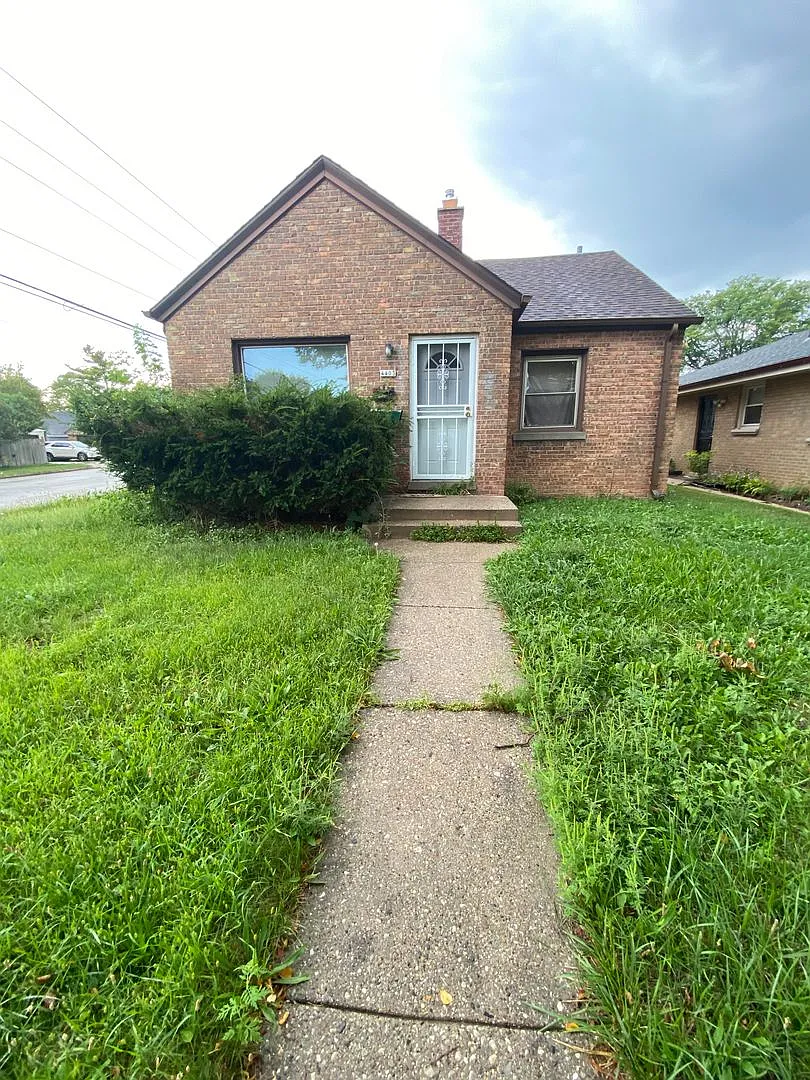 2br Single Family Home In Popular Location, Full Basement, Yard, Garage, Nice — Photo 1