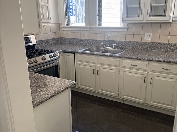 5th image of 723 N Ridgewood Pl #725-1/2