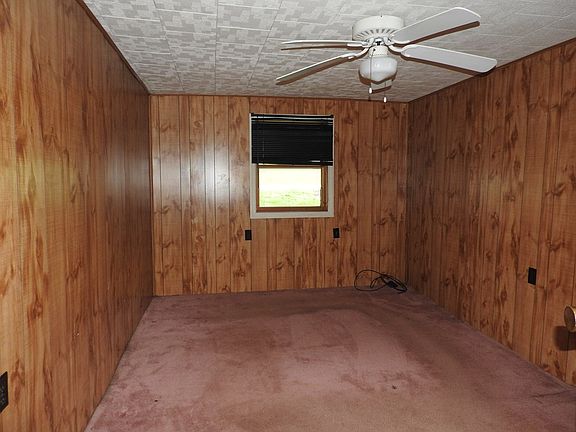 4th image of 373 Antrim Main St