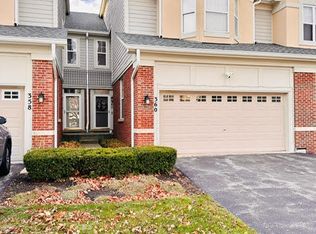 360 Pine Lake Cir, Vernon Hills, IL 60061