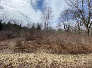 909 W Wadi Rd, Pocono Lake, PA 18347