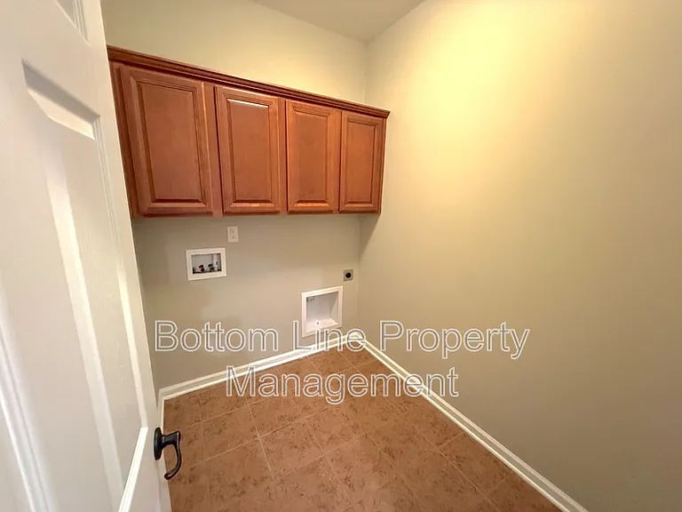 15007 Skypark Dr — Photo 16