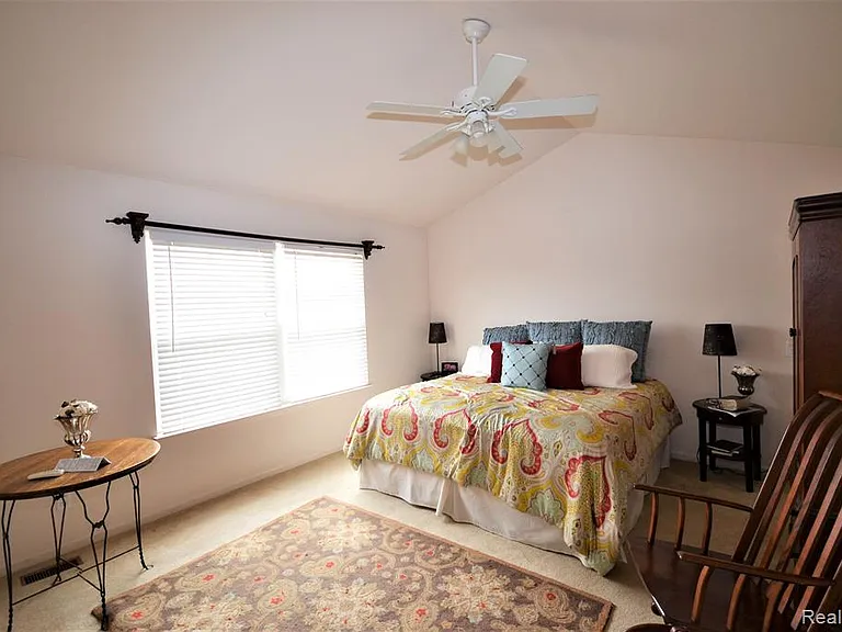 4890 Spring Meadow Dr — Photo 12
