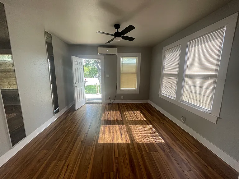 105 Mount Vernon Ct #2 — Photo 2