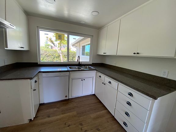 4th image of 3637 W Whitendale Avenue