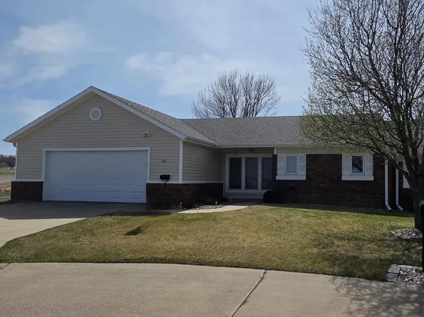 15 Park Village Ct, Le Mars, IA 51031