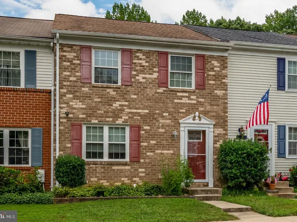 2040 Forest Hill Ln, Crofton, MD 21114