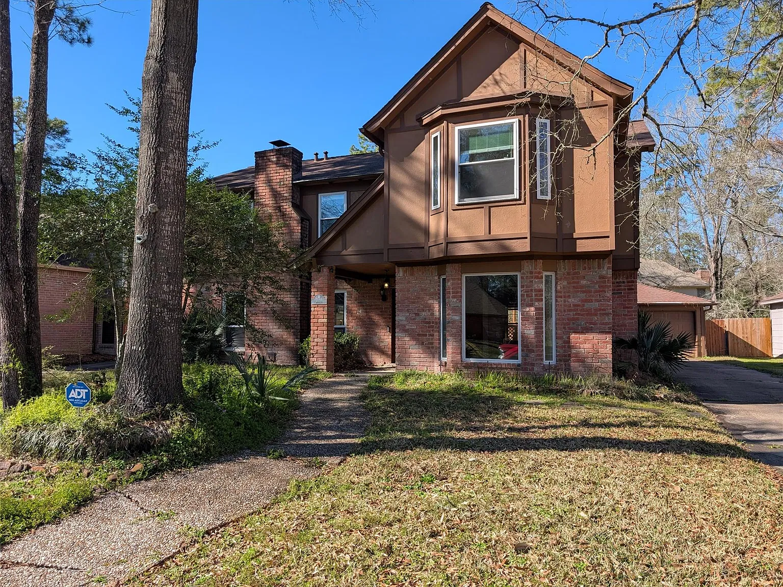 4 bed, 2.5 bath, 3137 sqft, $2,100 — Photo 1