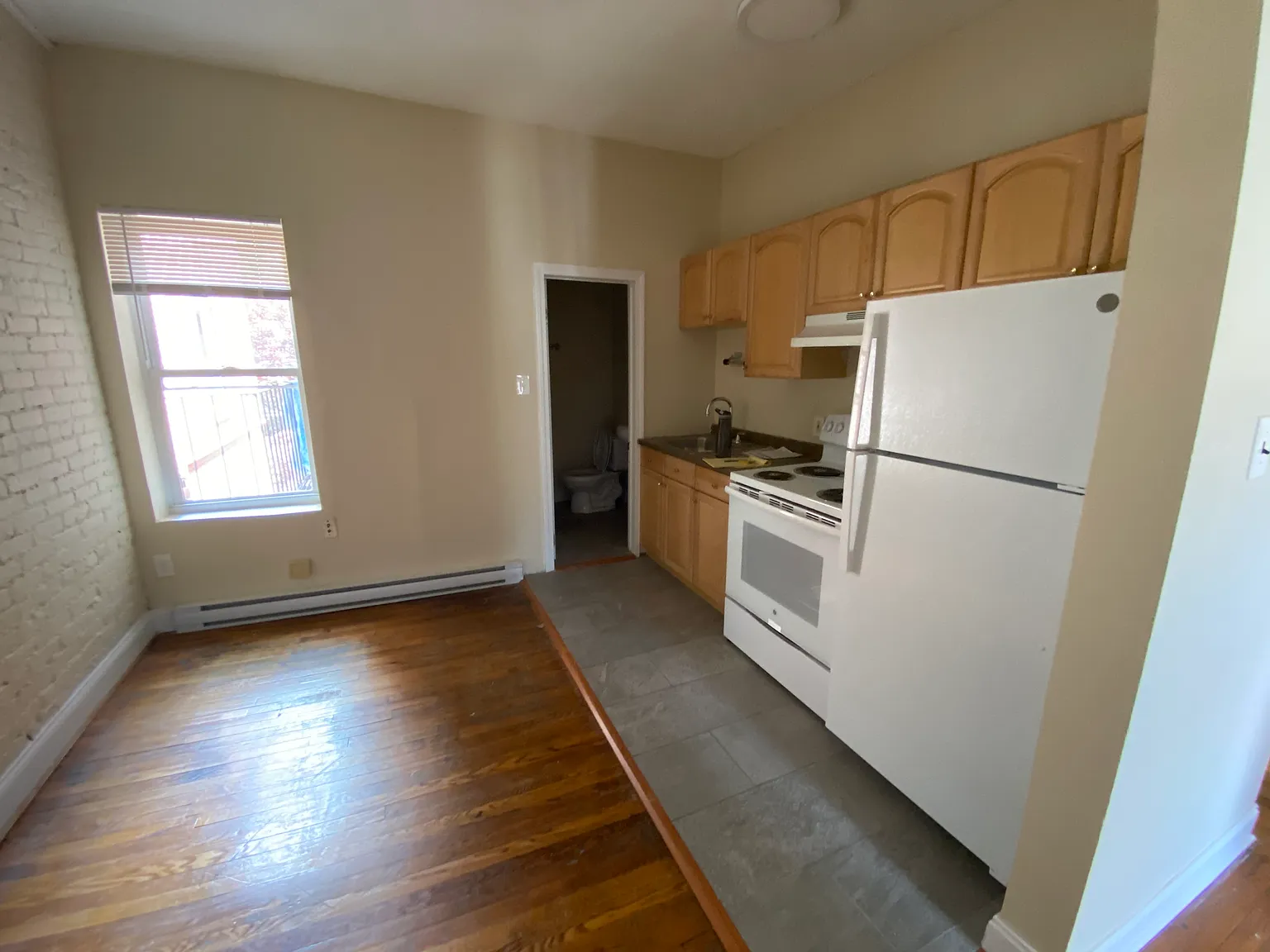 2 bed, 750 sqft, $3,600 — Photo 1