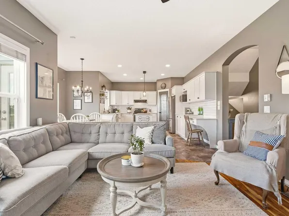 220 Springmere Pl, Chestermere, AB T1X 1J2